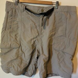 The North Face Men's XXL Shorts Hiking Outdoors Khaki w Belt